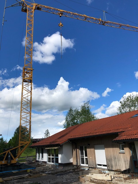 Baubeginn für den Umbau in Adelstetten