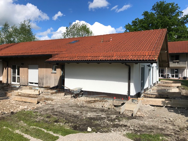 Baubeginn für den Umbau in Adelstetten