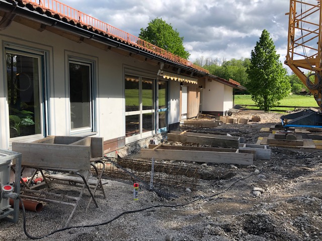 Baubeginn für den Umbau in Adelstetten
