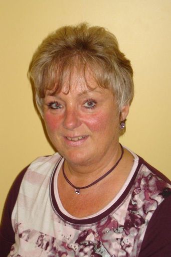Sie sehen Brigitte Schiessl die Leiterin der Kurzzeitpflege