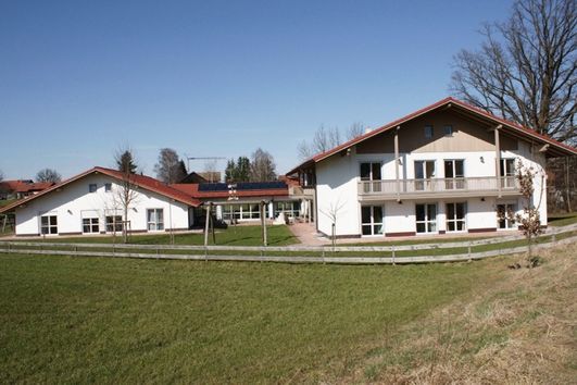 Auf dem Bild sehen Sie unser wohnhaus in adelstetten.