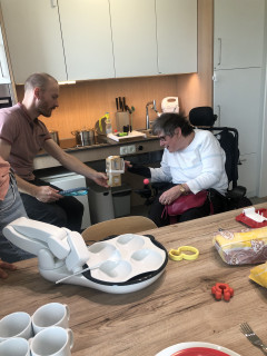 Die Lebenshilfe BGL besucht das Projekt DeinHaus4.0