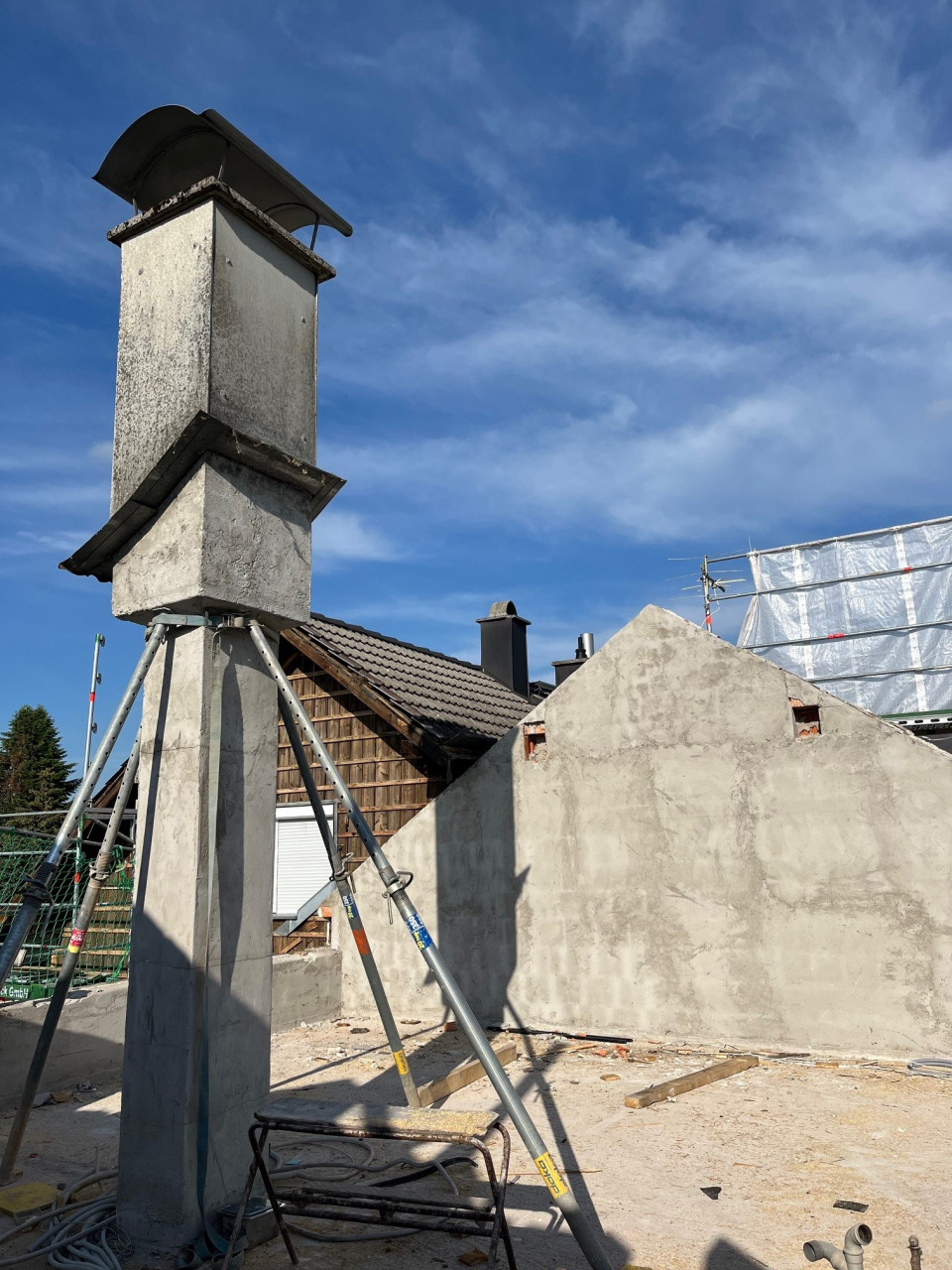 Das-Dach-vom-Bestand-ist-weg